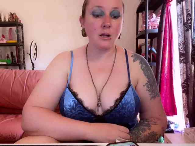 NylonQueen webcam