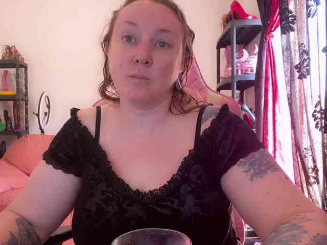 NylonQueen NylonQueen