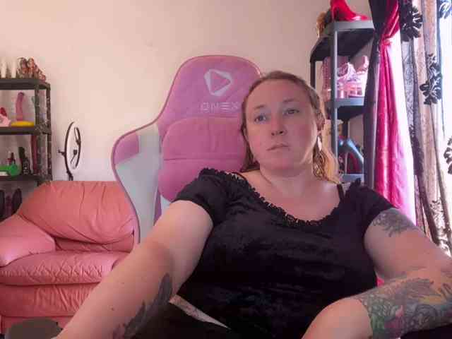 NylonQueen NylonQueen