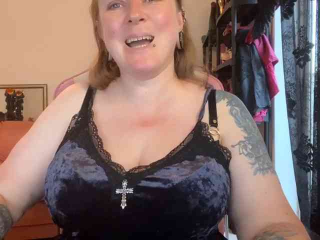 NylonQueen