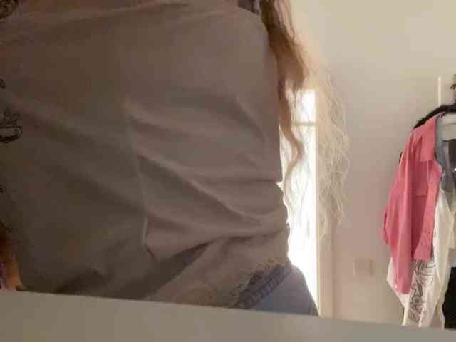 NylonQueen webcam