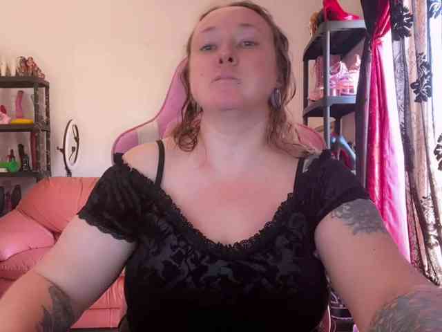 NylonQueen webcam