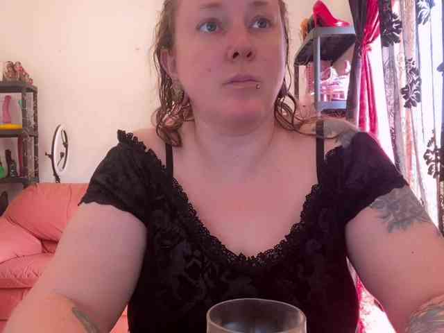 NylonQueen webcam
