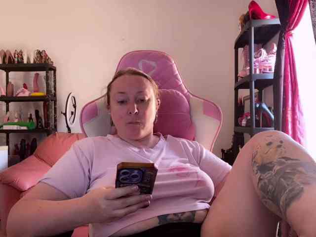 NylonQueen webcam