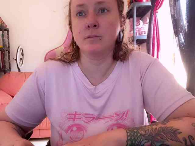 NylonQueen webcam