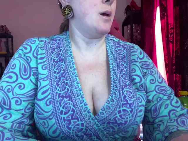 NylonQueen webcam