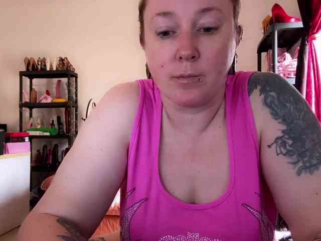 NylonQueen webcam