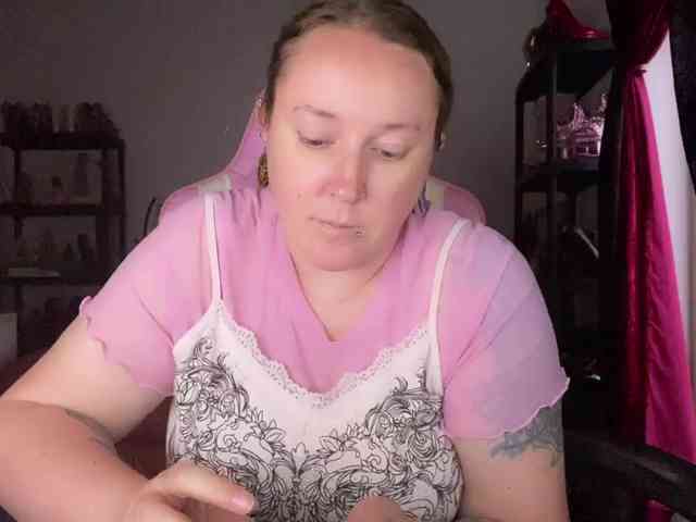 NylonQueen webcam