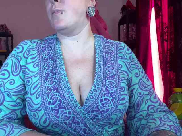 NylonQueen webcam