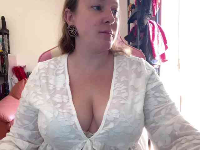 NylonQueen webcam