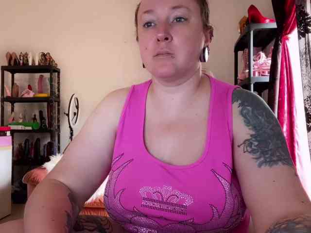 NylonQueen webcam