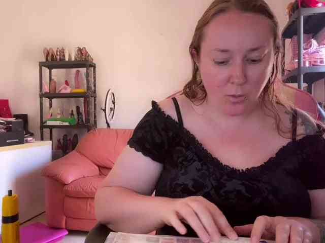 NylonQueen webcam
