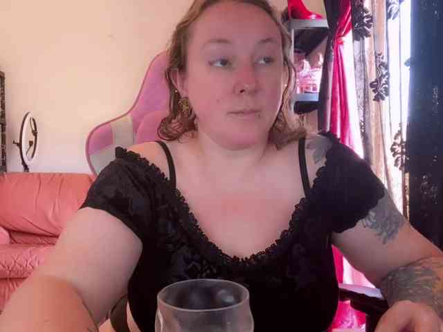 NylonQueen webcam