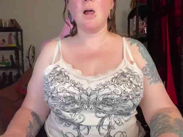 NylonQueen webcam