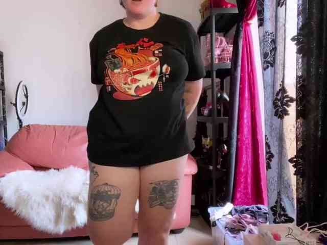 NylonQueen webcam