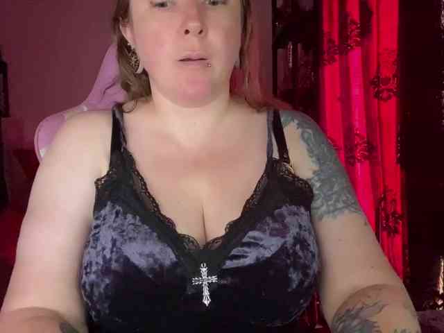 NylonQueen webcam