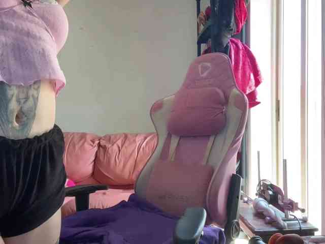 NylonQueen webcam