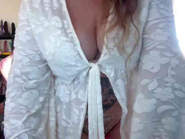 NylonQueen webcam