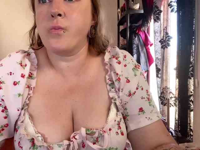 NylonQueen