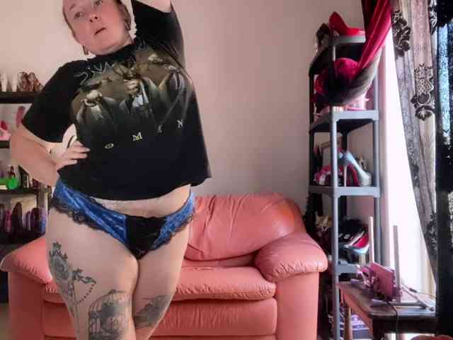 NylonQueen webcam