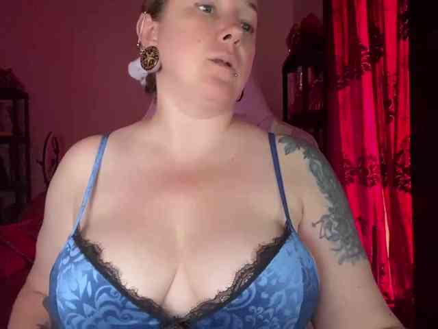 NylonQueen