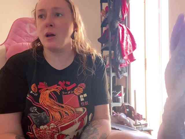 NylonQueen webcam