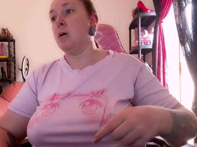 NylonQueen webcam