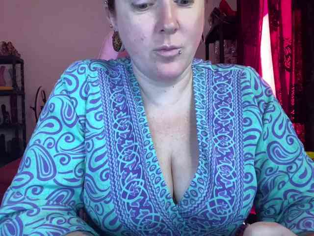 NylonQueen webcam