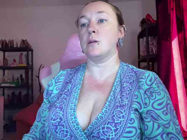 NylonQueen NylonQueen