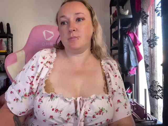 NylonQueen