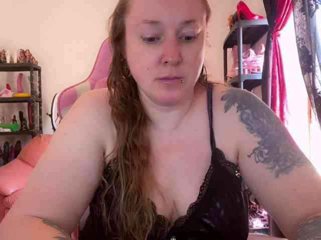 NylonQueen webcam