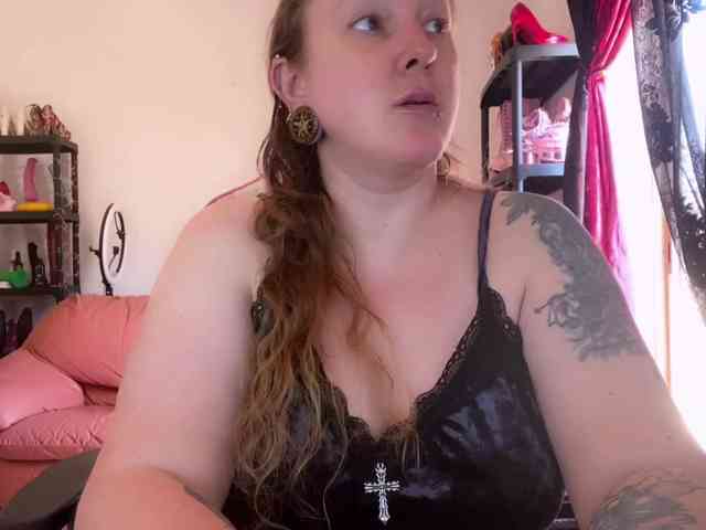 NylonQueen webcam