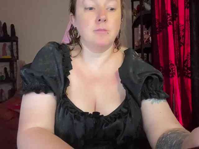 NylonQueen webcam
