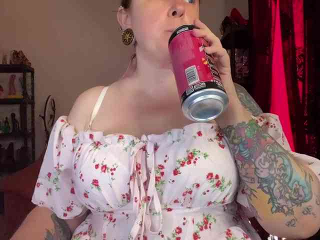 NylonQueen webcam