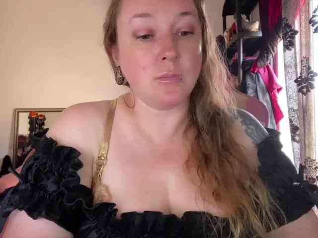 NylonQueen