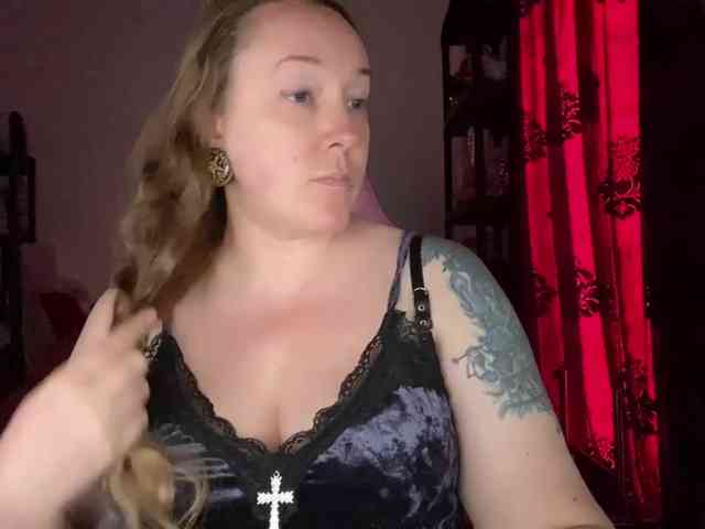 NylonQueen webcam