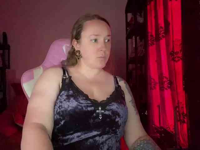 NylonQueen webcam