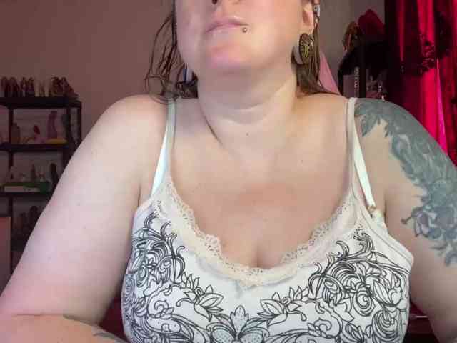 NylonQueen webcam