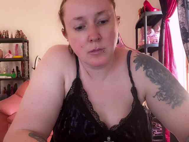 NylonQueen webcam