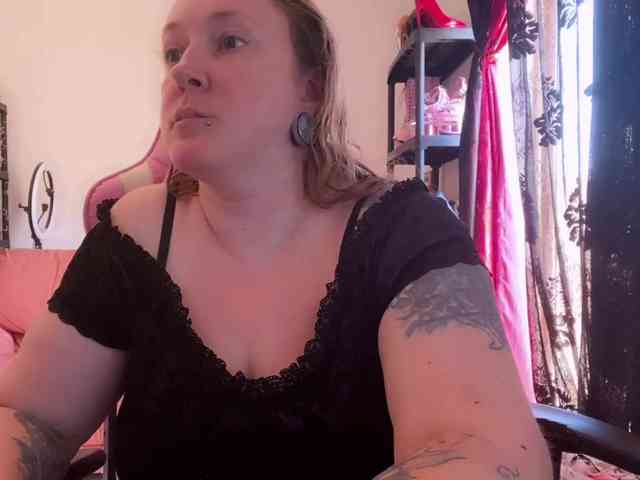 NylonQueen NylonQueen