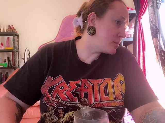 NylonQueen webcam