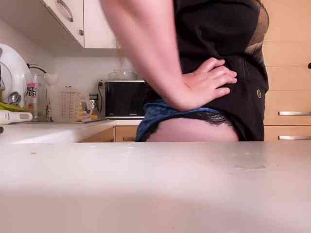 NylonQueen webcam