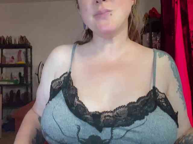 NylonQueen Sex Cam Show