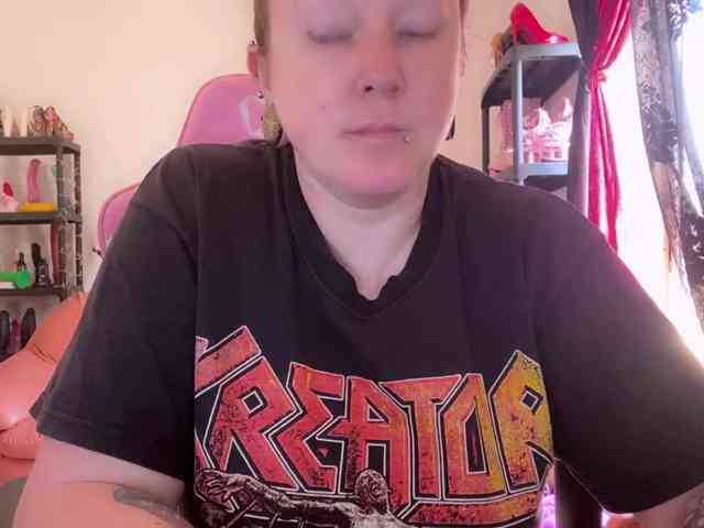 NylonQueen webcam
