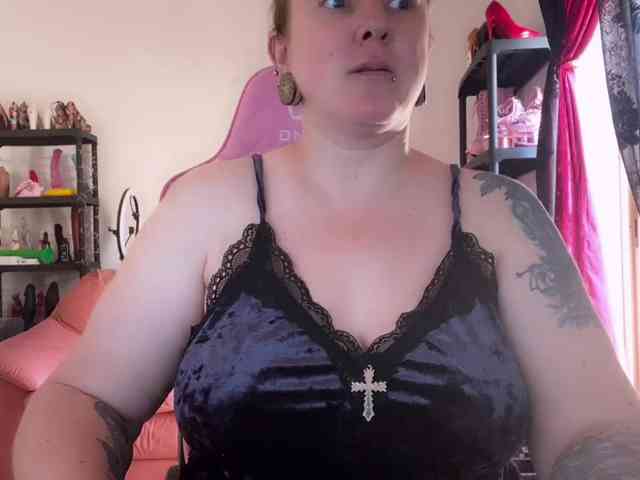 NylonQueen webcam