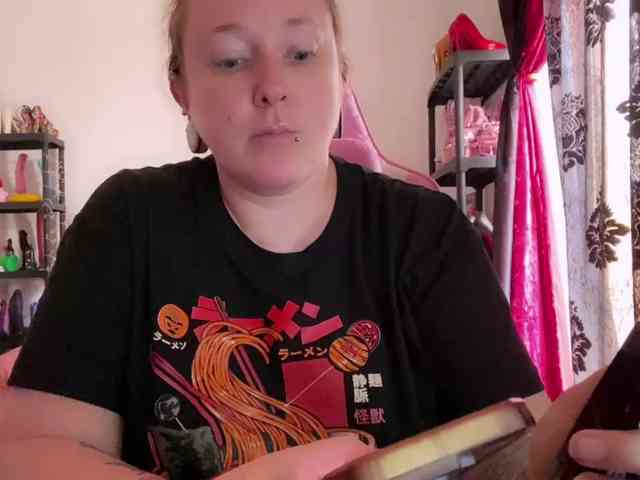 NylonQueen webcam