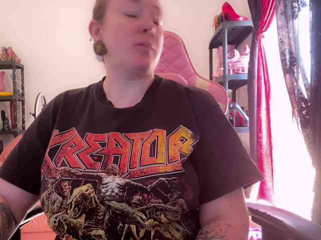 NylonQueen webcam