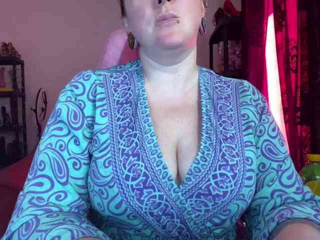 NylonQueen webcam