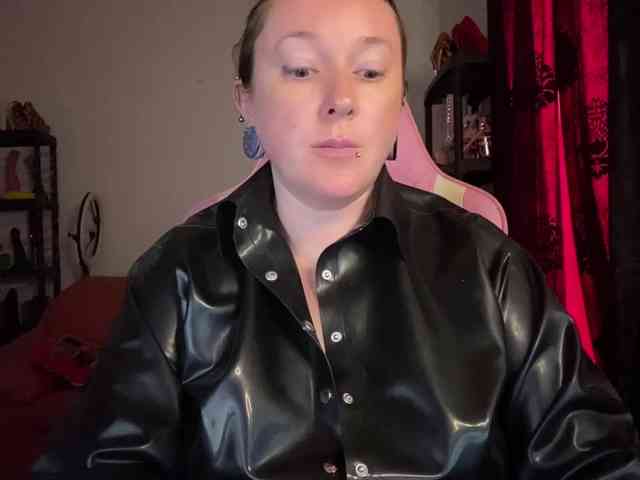 NylonQueen webcam