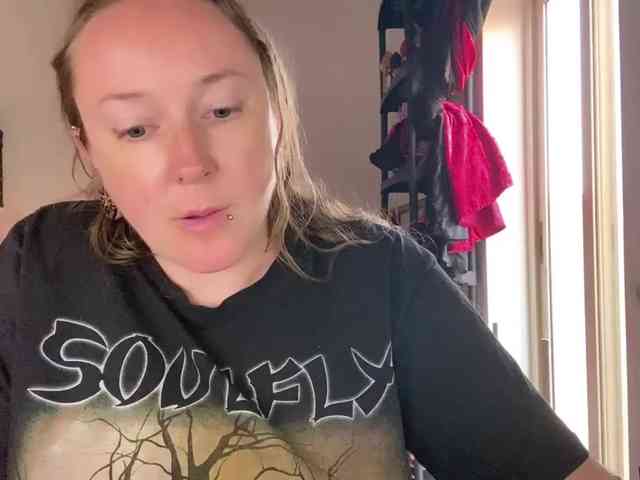 NylonQueen webcam